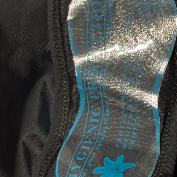 LUZ. | One-Shoulder Ruffle Black Swimsuit - Picture 6 of 6